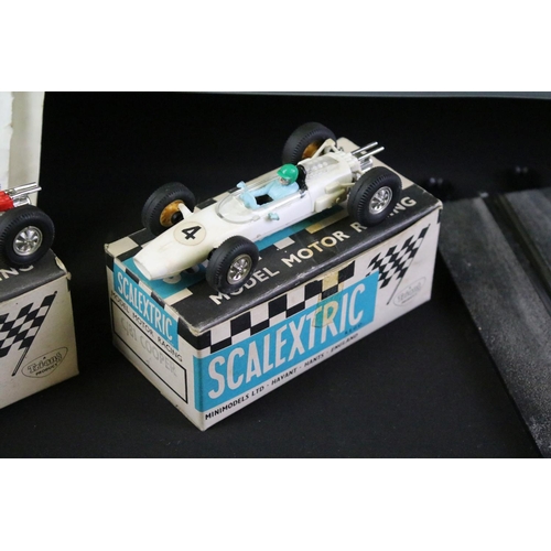 358 - Collection of Scalextric to include 4 x boxed slot cars (C82 Lotus, 3 x C81 Cooper), boxed / loose t... 