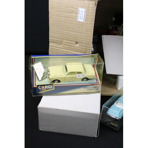 1073A - Collection of various boxed and unboxed diecast models to include Franklin Mint models featuring 195... 