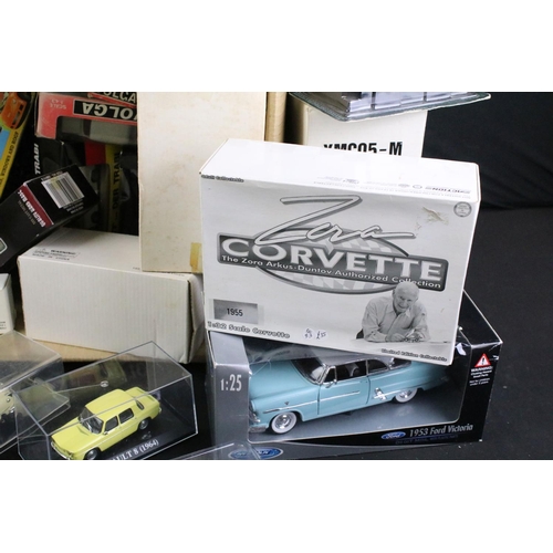 1073A - Collection of various boxed and unboxed diecast models to include Franklin Mint models featuring 195... 