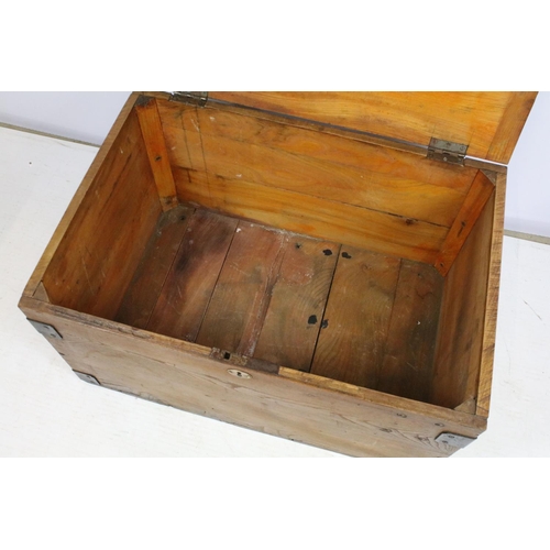 692A - Victorian elm blanket box, 43cm high x 81cm wide x 55cm deep