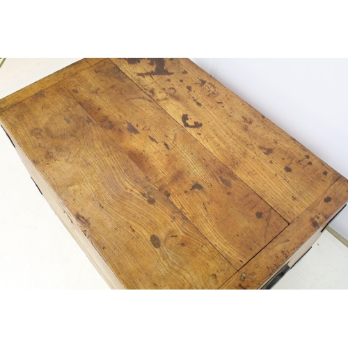 692A - Victorian elm blanket box, 43cm high x 81cm wide x 55cm deep