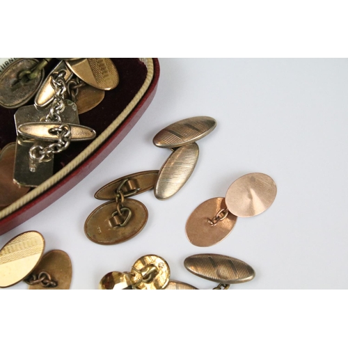 282 - A small collection of vintage gents cufflinks to include gold examples.