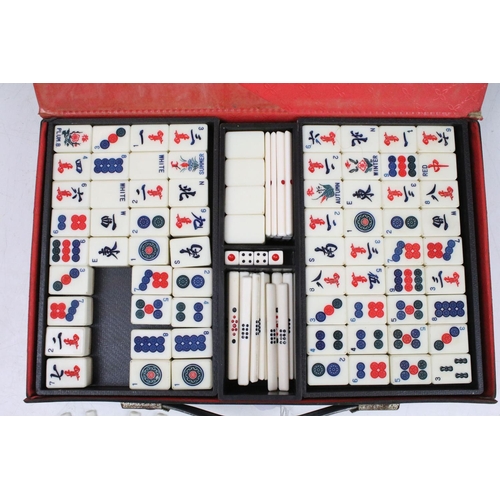 370 - A cased contemporary Chinese Mah-Jong Set.