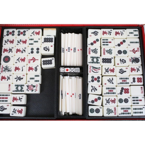 372 - A cased contemporary Chinese Mah-Jong set together with a small group of Chinese collectables.