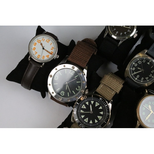 390 - A collection of contemporary military style quartz wristwatches