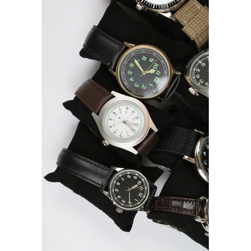 390 - A collection of contemporary military style quartz wristwatches