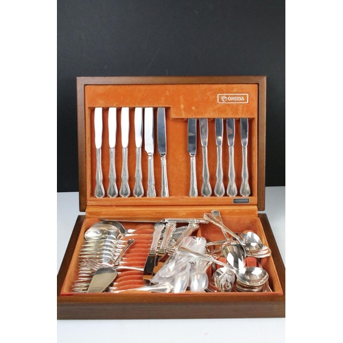 393 - Oneida 'Flexfit' canteen of silver plated cutlery, together with a silver plated fish serving cutler... 