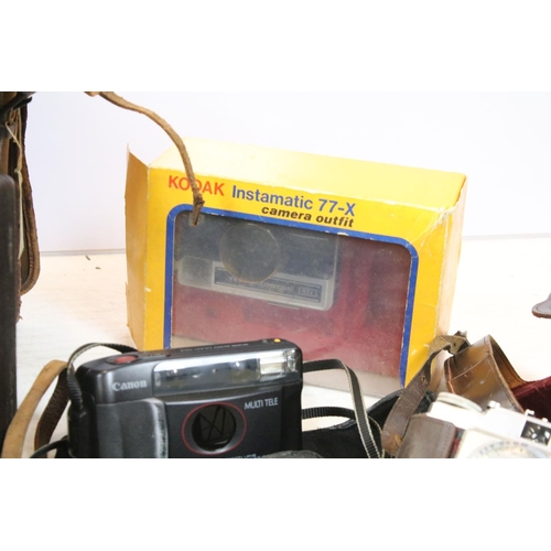 405 - A collection of cameras to include two plate / large format examples, featuring Royalty Cameras - Th... 