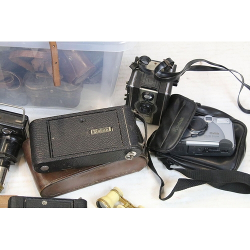 406 - Photographic Equipment - A collection of cameras & accessories to include Agfa, Folding Brownie Six-... 