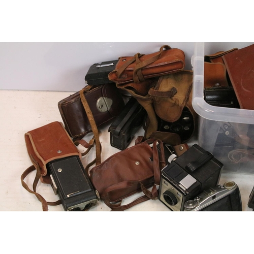 406 - Photographic Equipment - A collection of cameras & accessories to include Agfa, Folding Brownie Six-... 