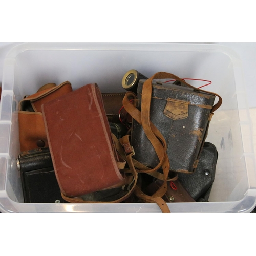 406 - Photographic Equipment - A collection of cameras & accessories to include Agfa, Folding Brownie Six-... 