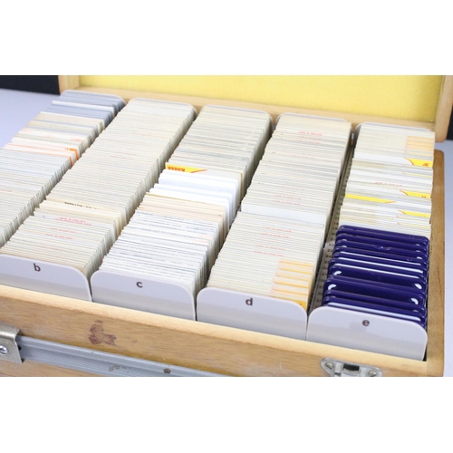 498 - Large collection of 35mm colour slides, the subjects to include cathedrals and mountains / landscape... 