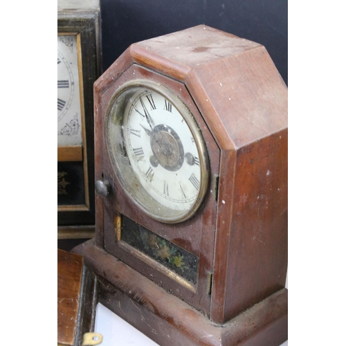 422 - Collection of late 19th / early 20th century wooden mantel clocks and clock parts / movements, featu... 