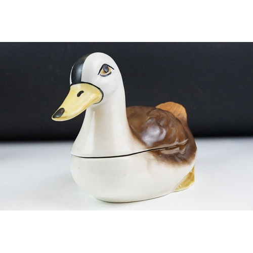 23 - Emma Bridgewater egg holder in the form of a chicken sitting on a nest, 24cm long together with a Po... 