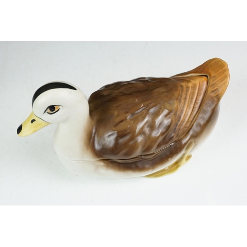 23 - Emma Bridgewater egg holder in the form of a chicken sitting on a nest, 24cm long together with a Po... 