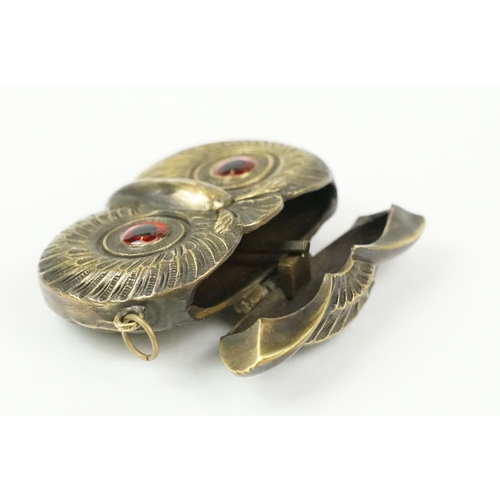 195 - Brass owl vesta case with glass eyes