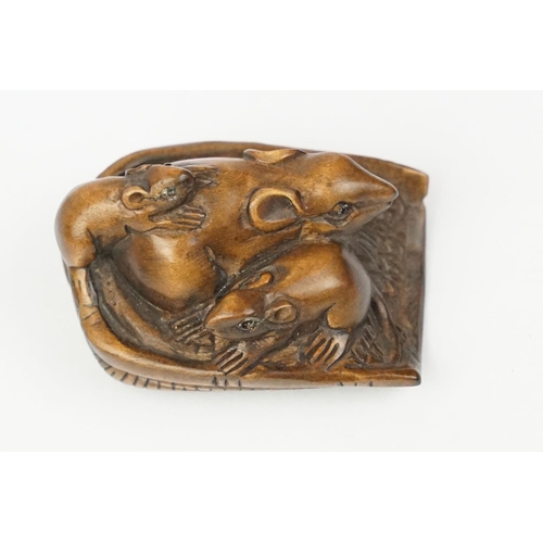 200 - Netsuke with rat and babbies, signed