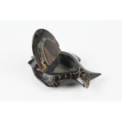 227 - Carved Horn Snuff Box in the form of a Fish, 5cm together with an Enamelled Articulated Fish