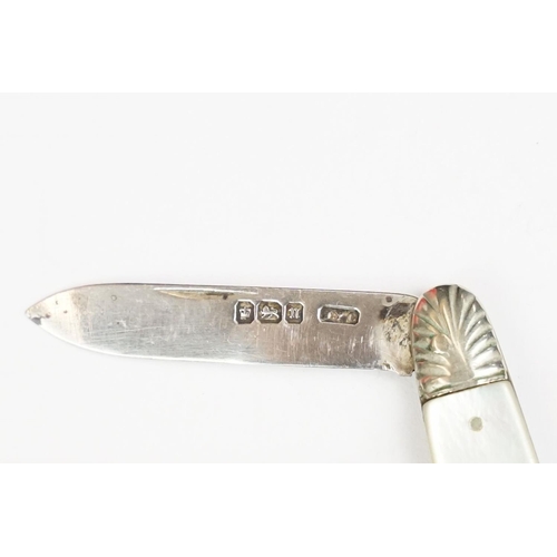 235 - Two Early 20th century Silver and Mother of Pearl Folding Fruit / Pen Knives (Sheffield 1904 and 190... 