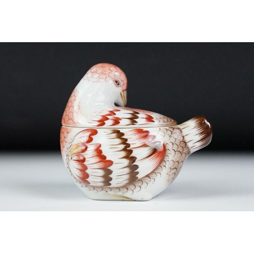 40 - Herend porcelain bonbonniere or trinket Box in the form of a bird, 7cm high