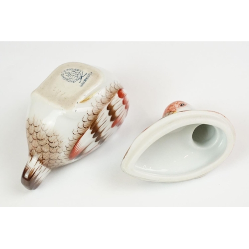 40 - Herend porcelain bonbonniere or trinket Box in the form of a bird, 7cm high