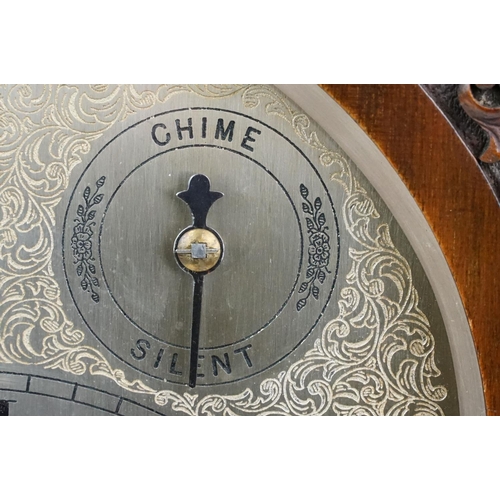 171 - Early 20th century mahogany cased chiming mantel clock, the silvered dial with Roman numerals, with ... 