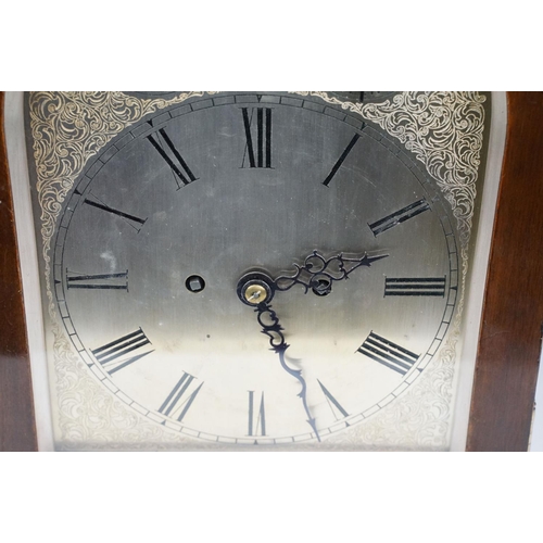 171 - Early 20th century mahogany cased chiming mantel clock, the silvered dial with Roman numerals, with ... 