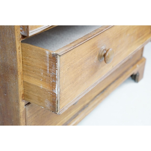 718 - Early 20th century mahogany chest of two short and three long drawers on bracket feet, 104cm high x ... 