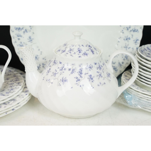 63 - Wedgwood 'Windrush' pattern tea set to include teapot, cups & saucers, tea plates, sugar bowl, milk ... 