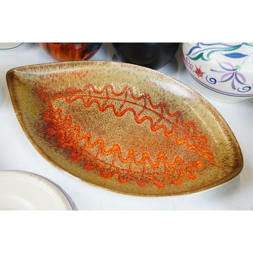 64 - Collection of Poole Pottery to include an Aegean pattern dish (shape 91), Galaxy vase (approx 13cm t... 