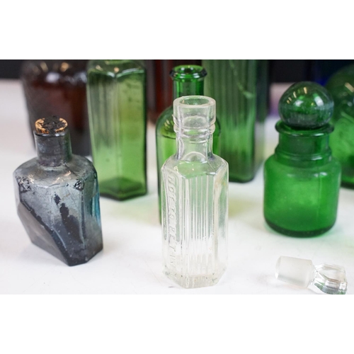 69 - Collection of vintage / antique glass bottles to include 'Not To Be Taken' poison bottles, featuring... 