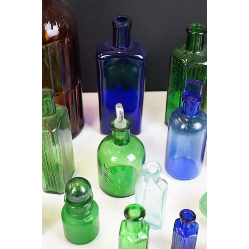 69 - Collection of vintage / antique glass bottles to include 'Not To Be Taken' poison bottles, featuring... 