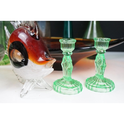 70 - Collection of 20th century glassware to include an early-to-mid 20th C uranium glass dressing table ... 