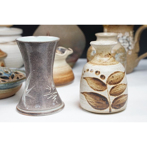 81 - Collection of studio pottery to include vases, jug, pots, etc, featuring Michael Kennedy Ceramics, A... 