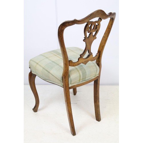 762 - Set of four Victorian mahogany chairs with carved backs on cabriole legs, 86cm high x 46cm wide x 43... 