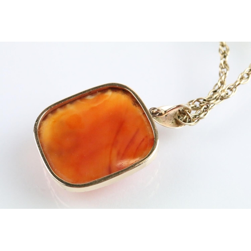 33 - 9ct gold rope twist necklace chain with spring ring clasp having a large carnelian panel pendant. Ch... 