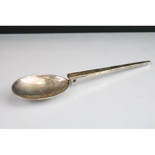 364 - Three silver hallmarked spoons to include a cochlear spoon (hallmarked Birmingham 1978) and a pair o... 