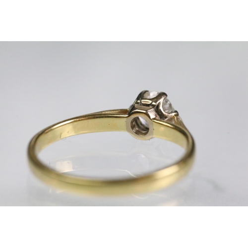 62 - 18ct gold and diamond solitaire ring. The ring prong set with a round old cut diamond. Diamond estim... 