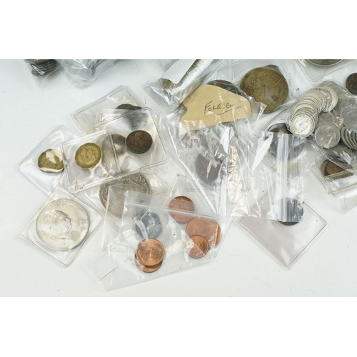 59 - A collection of British pre decimal coins to include pennies, half pennies, threepence, sixpence etc... 