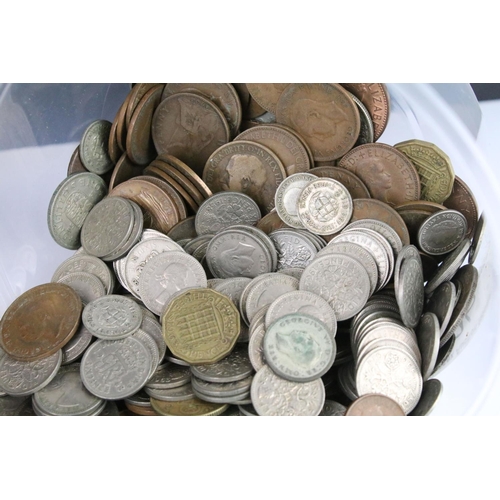 96 - A collection of mainly British pre decimal coins to include a selection of pre 1947 and pre 1920 sil... 