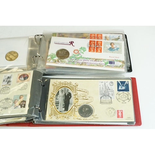 98 - A collection of Stamp / Coin covers to include 50p, £1, £2 and £5 examples