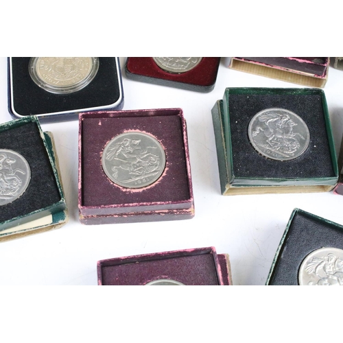 116 - A collection of British commemorative crown coins to include silver examples.