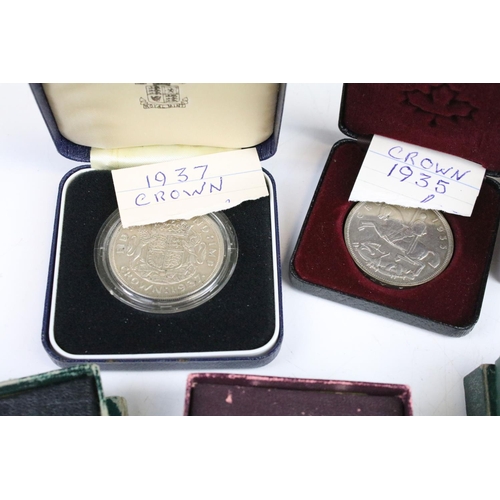 116 - A collection of British commemorative crown coins to include silver examples.