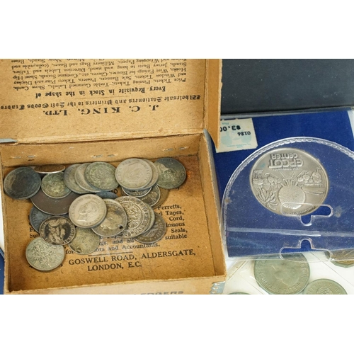 82 - A collection of mainly British circulated and uncirculated coins to include Victorian silver example... 