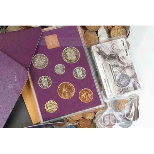 88 - A large collection of British pre decimal and world coins to include a small quantity of silver exam... 