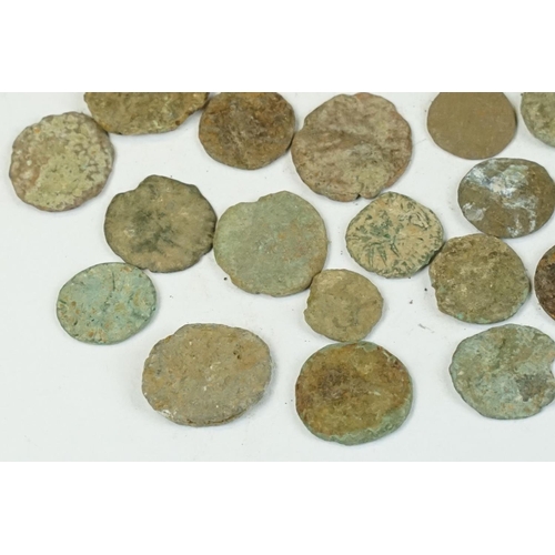 16 - A small collection of early Roman coins