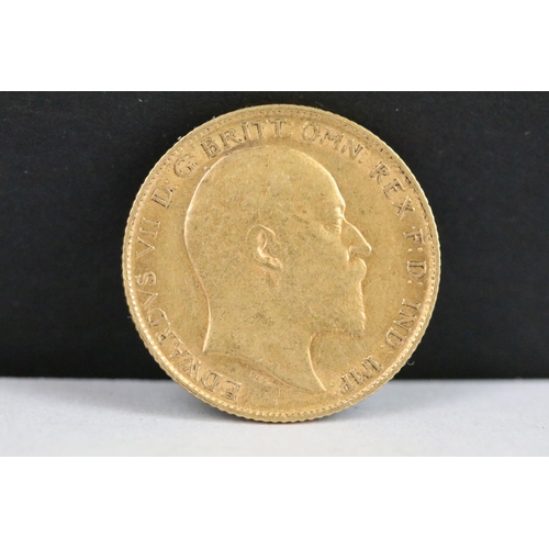 37 - A British King Edward VII 1907 gold half sovereign coin.