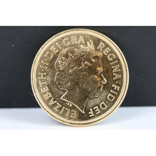 40 - A British Queen Elizabeth II 2007 gold full sovereign coin.