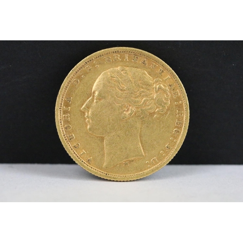 45 - A British Queen Victoria 1875 gold full sovereign coin.