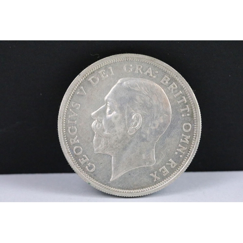 49 - A British King George V 1927 silver Wreath Crown coin.